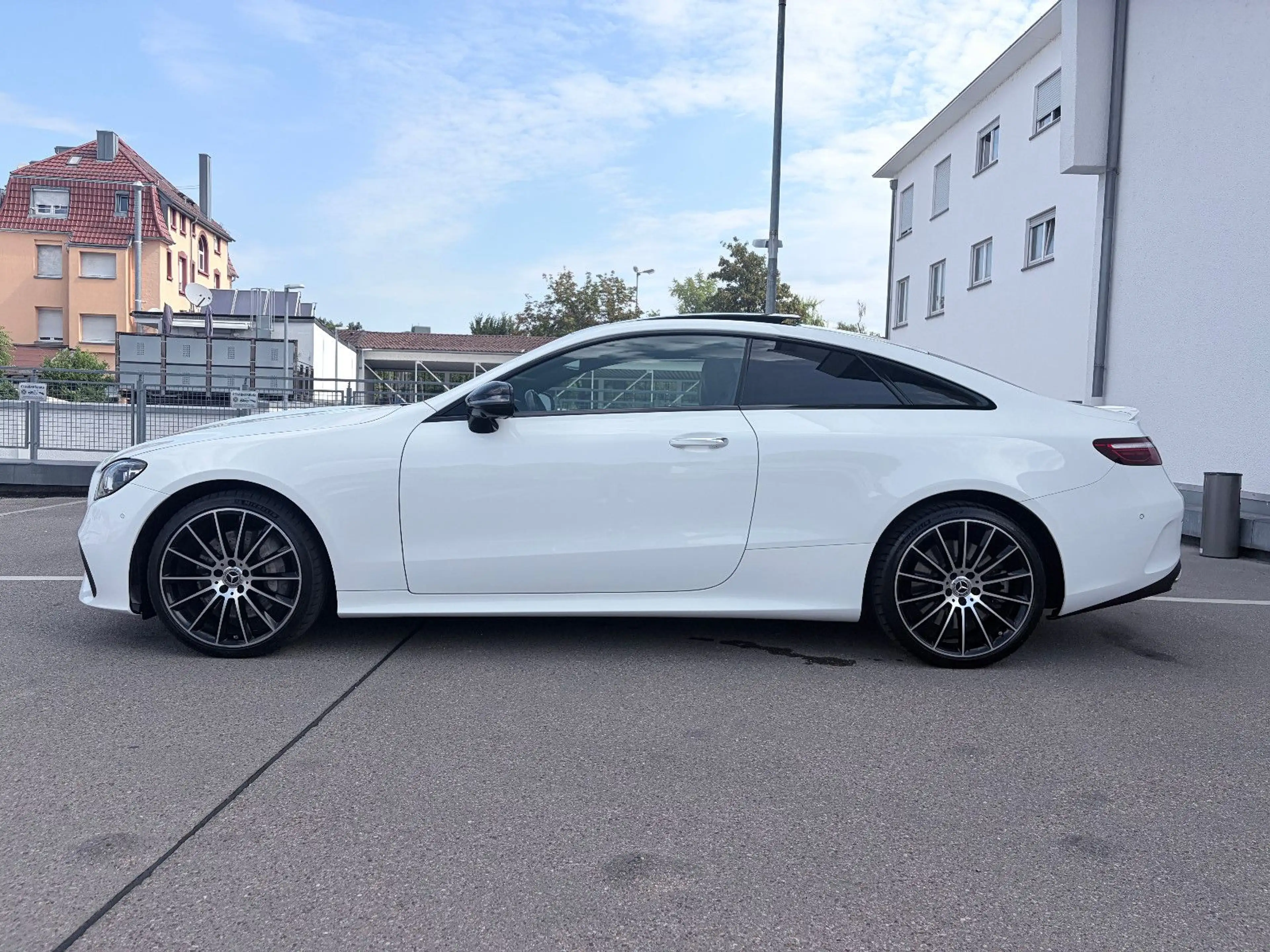 Mercedes-Benz E 450 4M AMG LINE PANO/360°/BURMESTER/DISTRONIC — photo 8