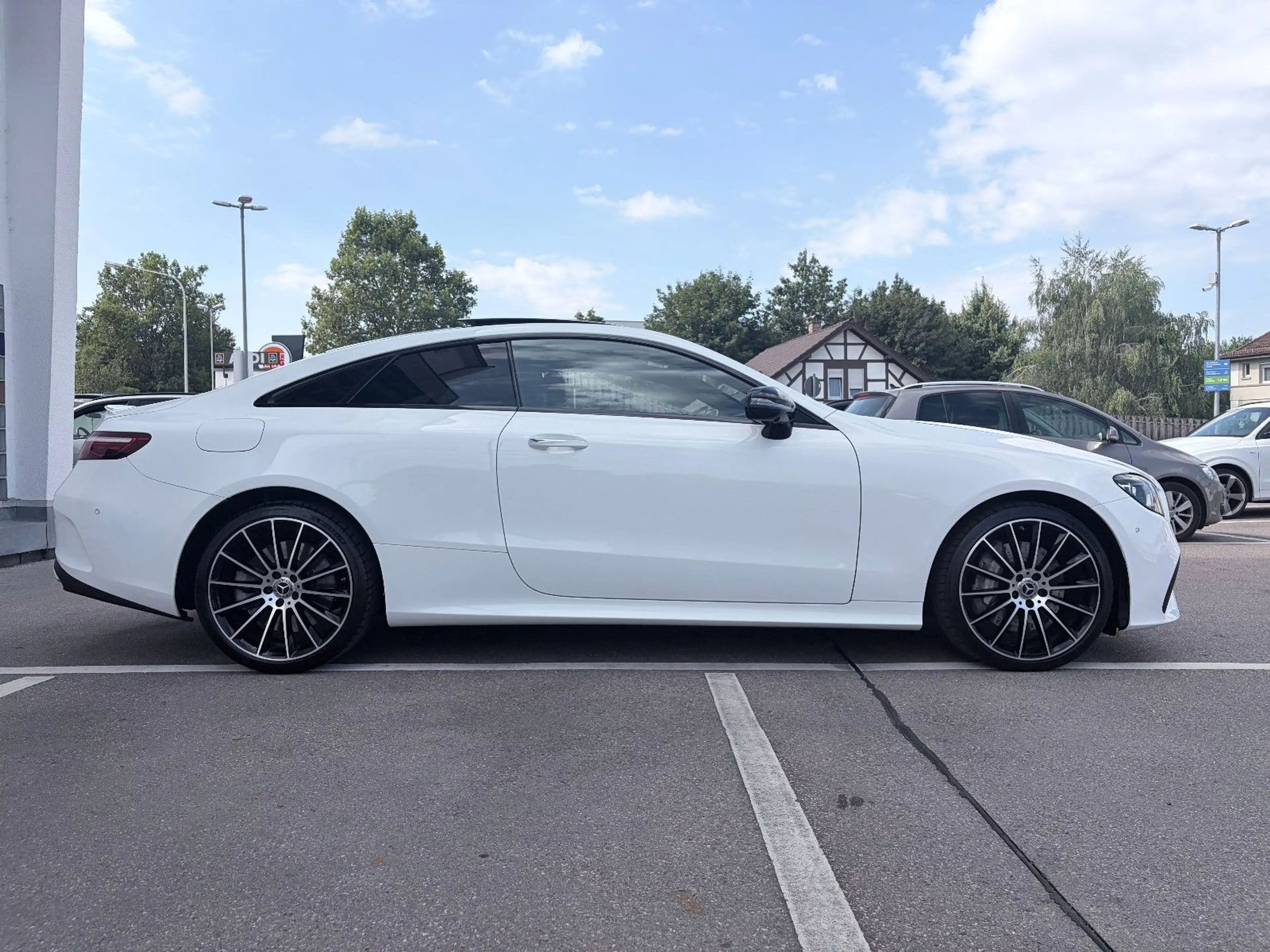 Mercedes-Benz E 450 4M AMG LINE PANO/360°/BURMESTER/DISTRONIC — photo 4