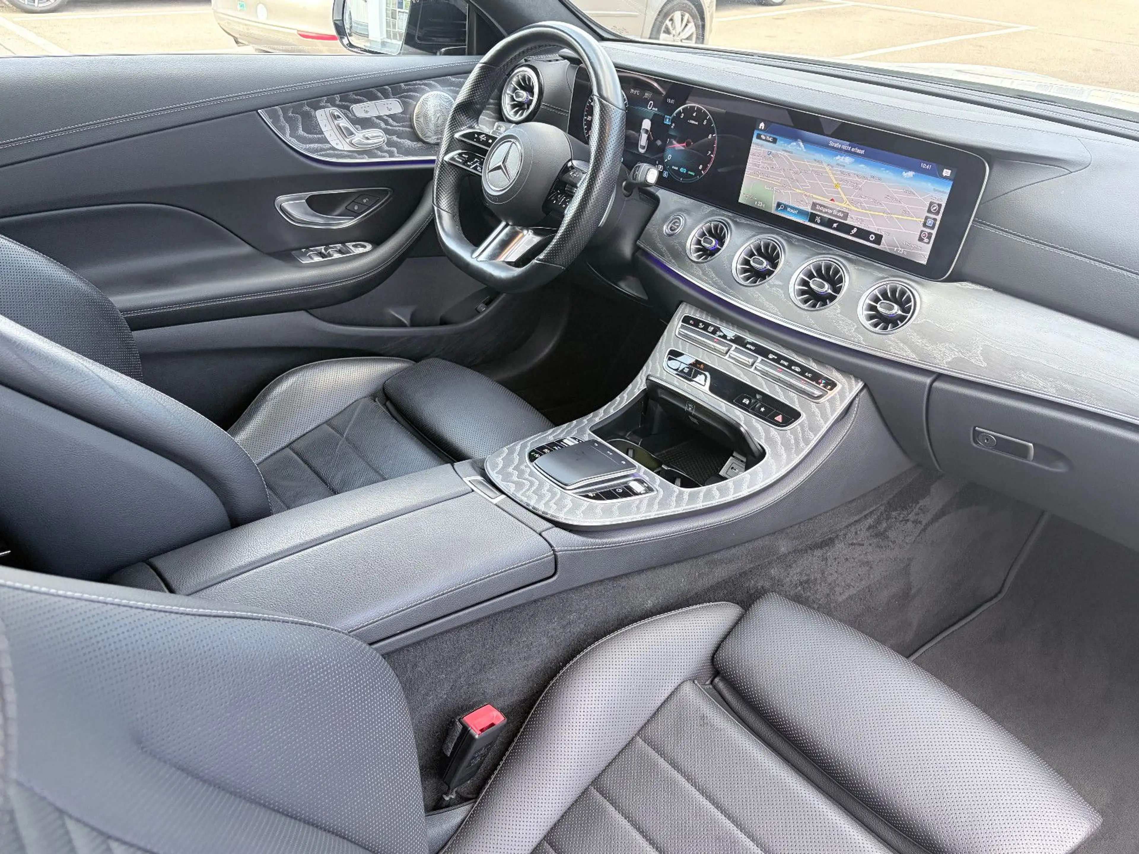 Mercedes-Benz E 450 4M AMG LINE PANO/360°/BURMESTER/DISTRONIC — photo 13