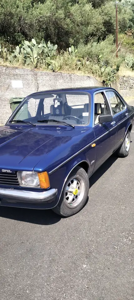 Opel Kadett 5p 1.0 berlina, foto 5