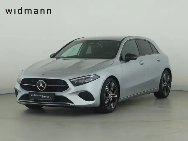 Mercedes-Benz A 200 Kompaktlimousine ACC AUT DynLicht Kam. LED