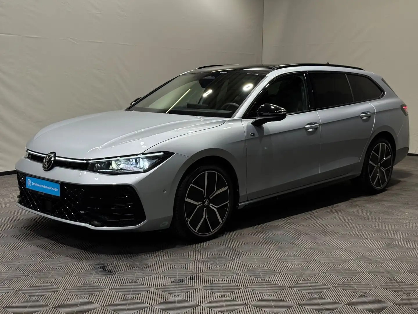 Volkswagen Passat Variant R-Line Signature 2.0 TDI DSG 4M Silber - 2