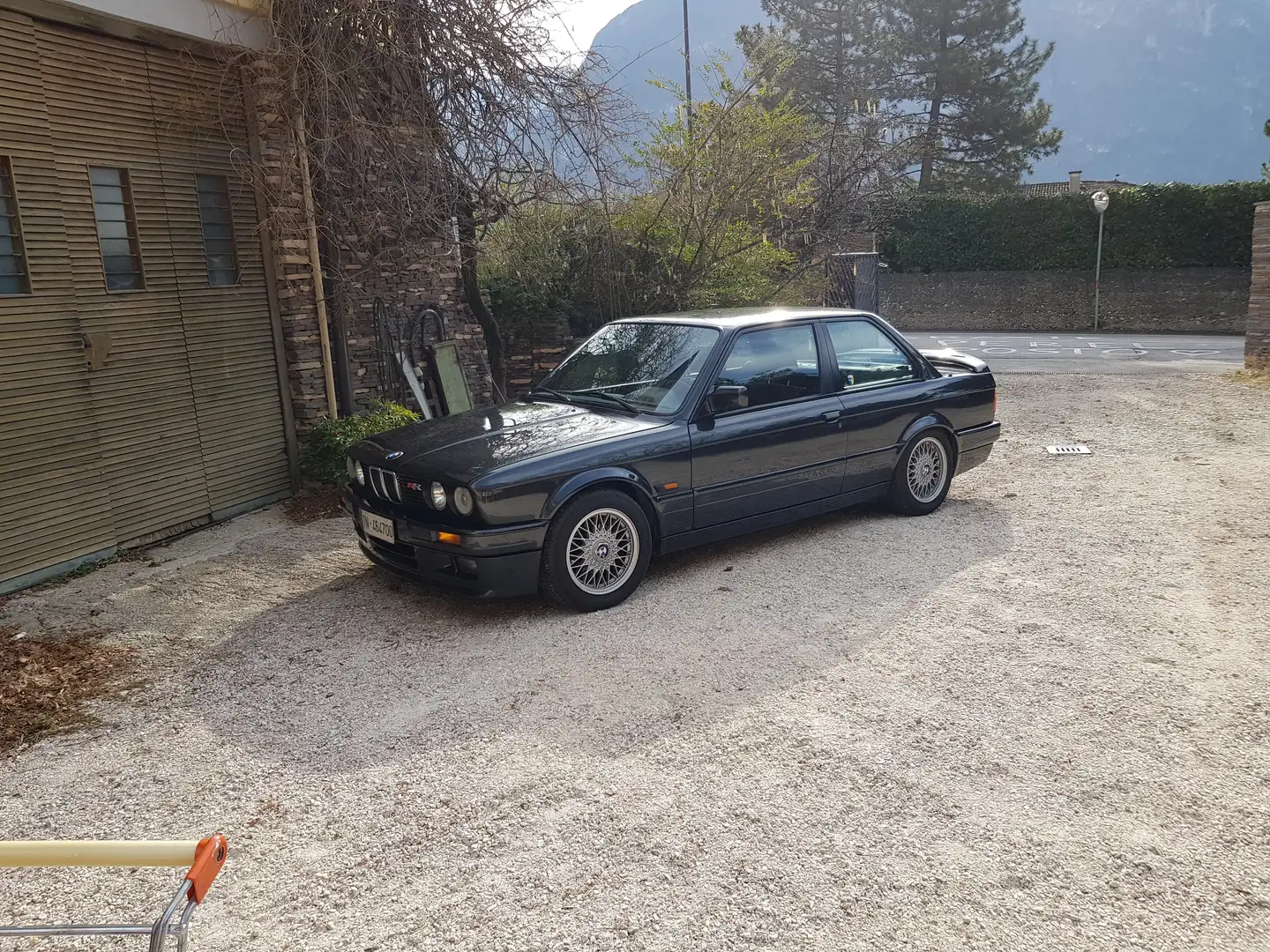 BMW 320 Is Czarny - 2