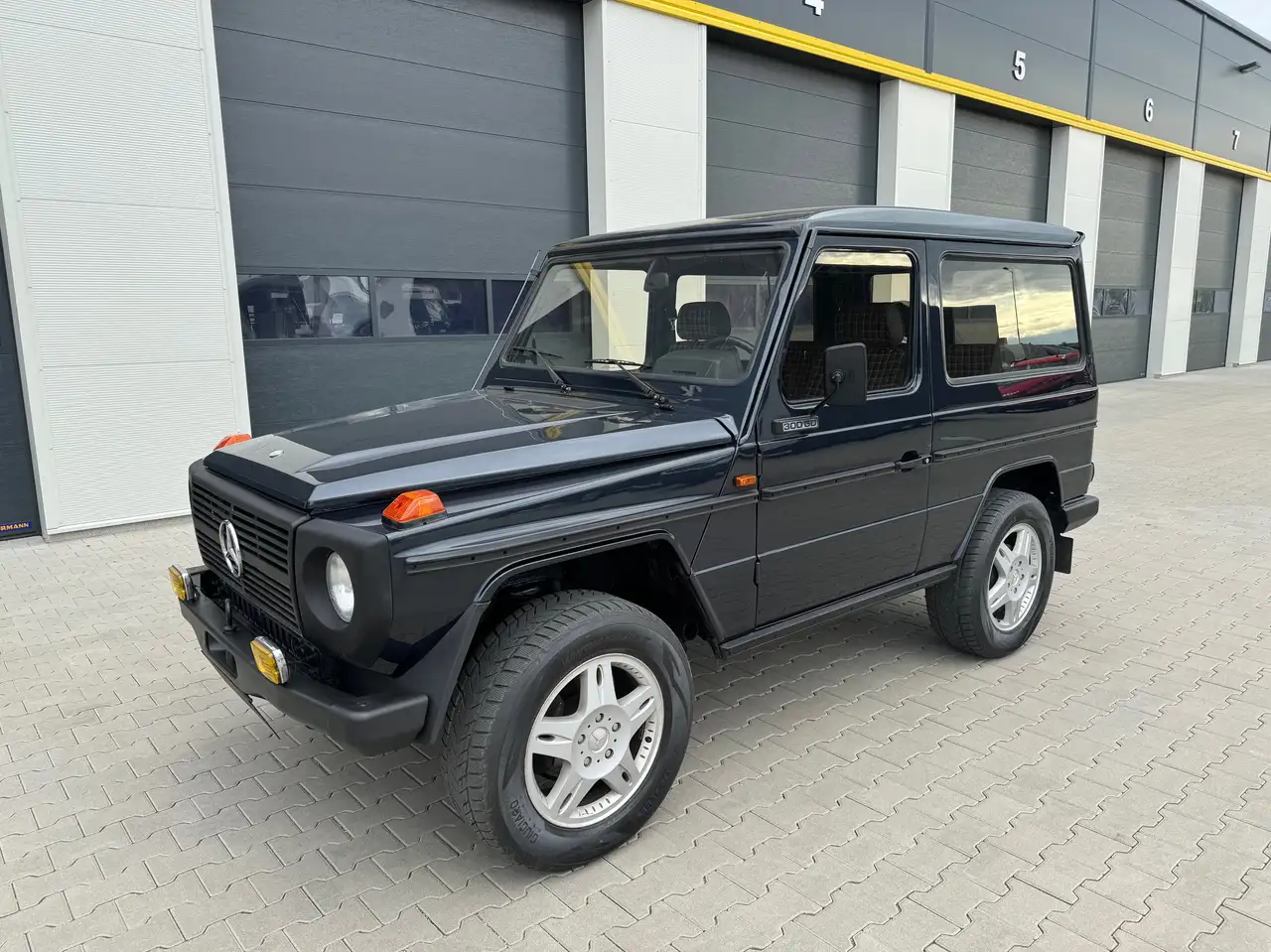 Mercedes-Benz G 300