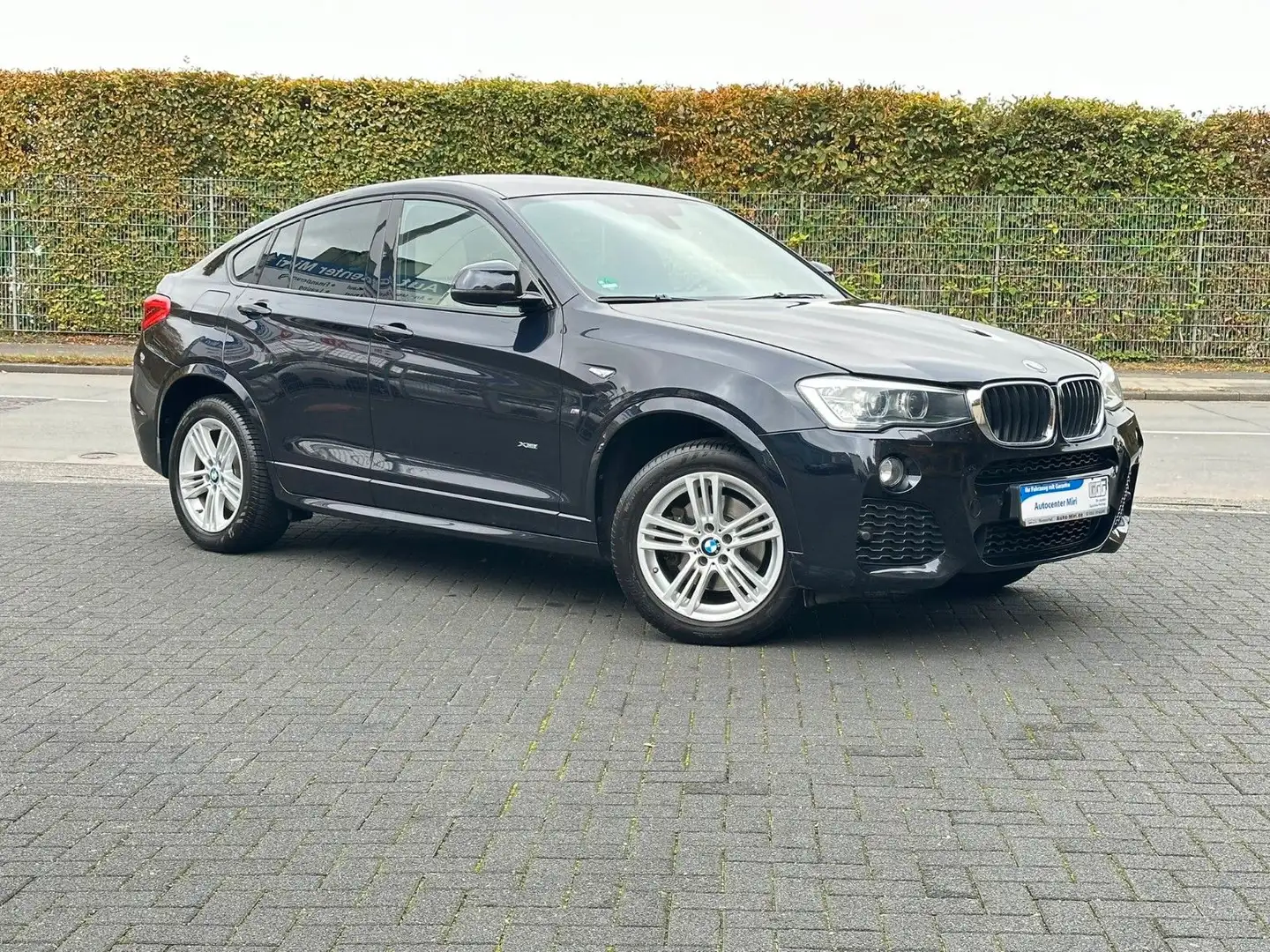BMW X4 xDrive 20 i M-Sport Navi-BiXenon-Leder-HUD-E6 Schwarz - 1