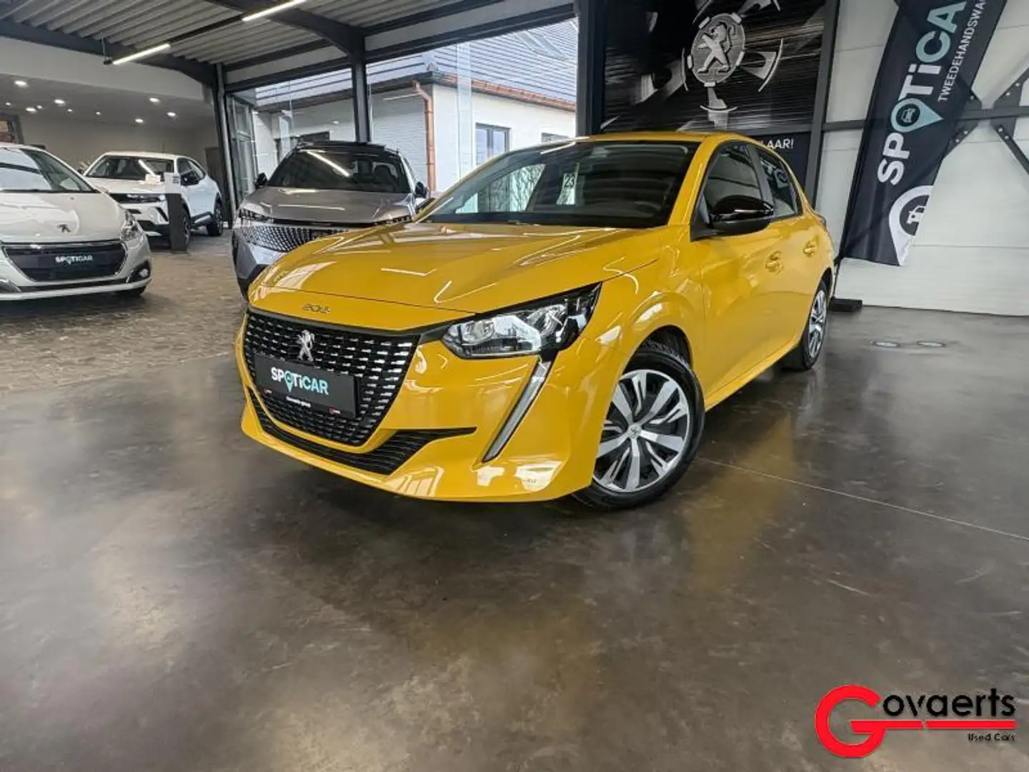Peugeot 208 Active Pack Geel - 1