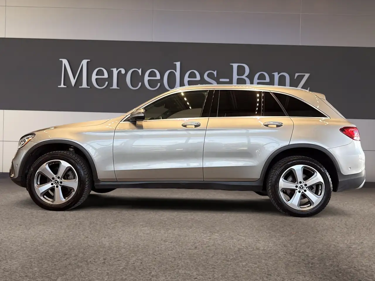 Mercedes-Benz GLC снимка Mercedes-Benz GLC