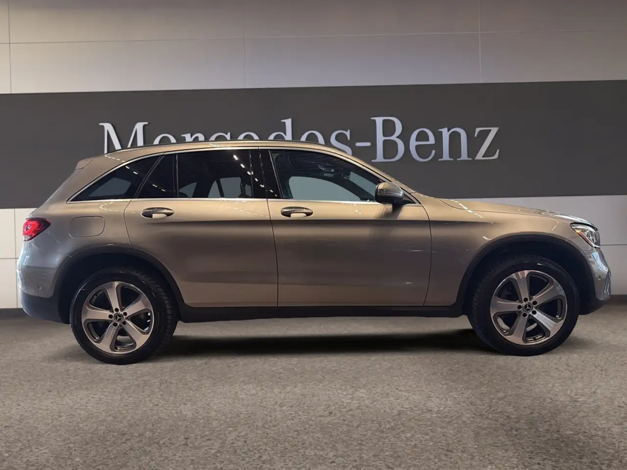 Mercedes-Benz GLC снимка Mercedes-Benz GLC