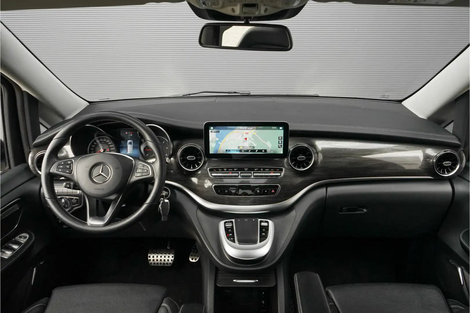 Mercedes-Benz V 300 300d Lang Avantgarde 7-Pers Stoelkoeling Burmester Zwart - 2