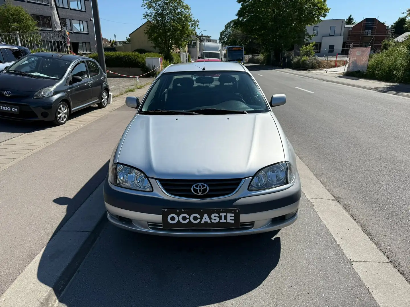 Toyota Avensis 1.6i VVT-i 16v Linea Sol Gri - 2