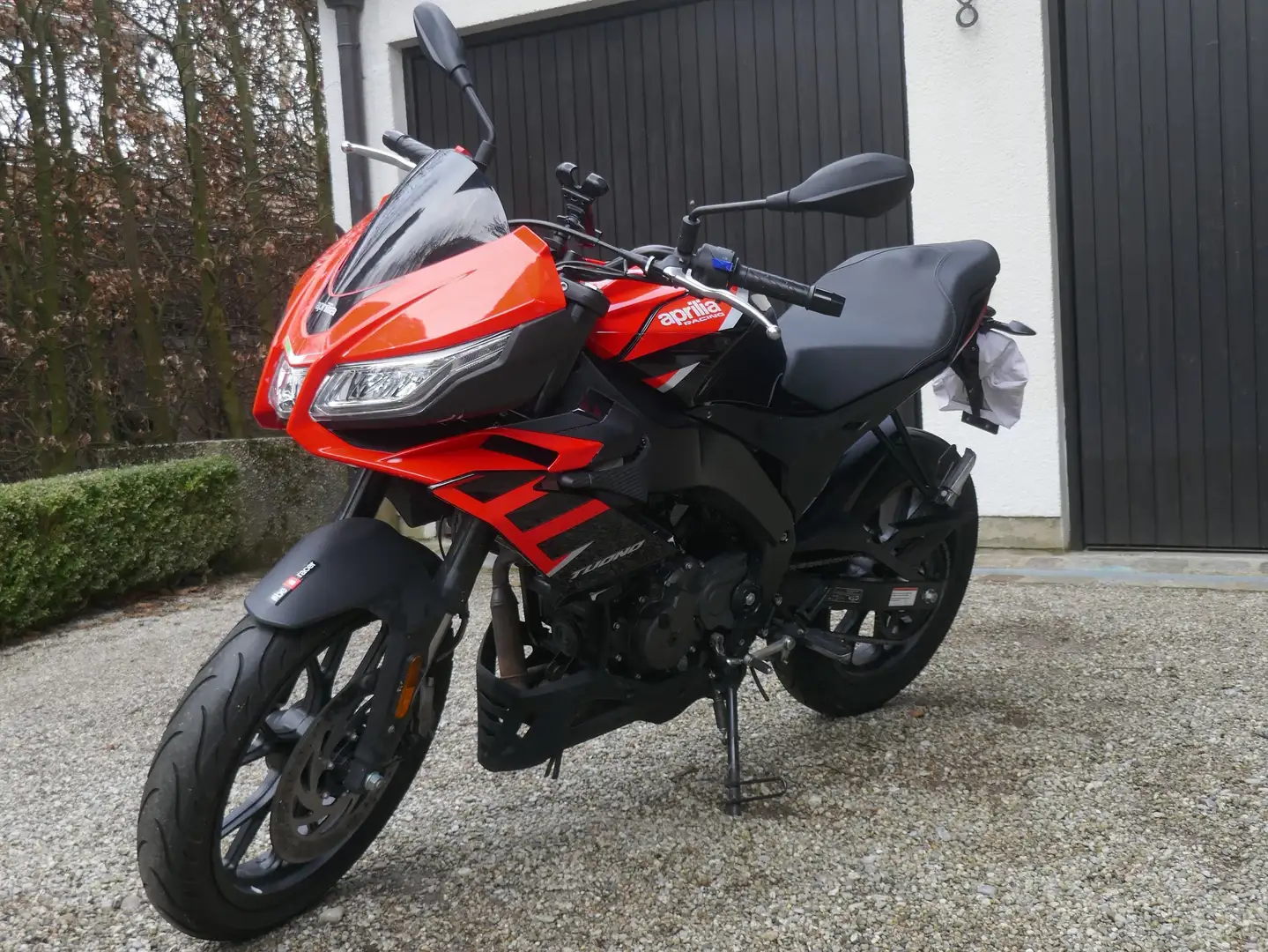 Aprilia Tuono 125 Roşu - 2