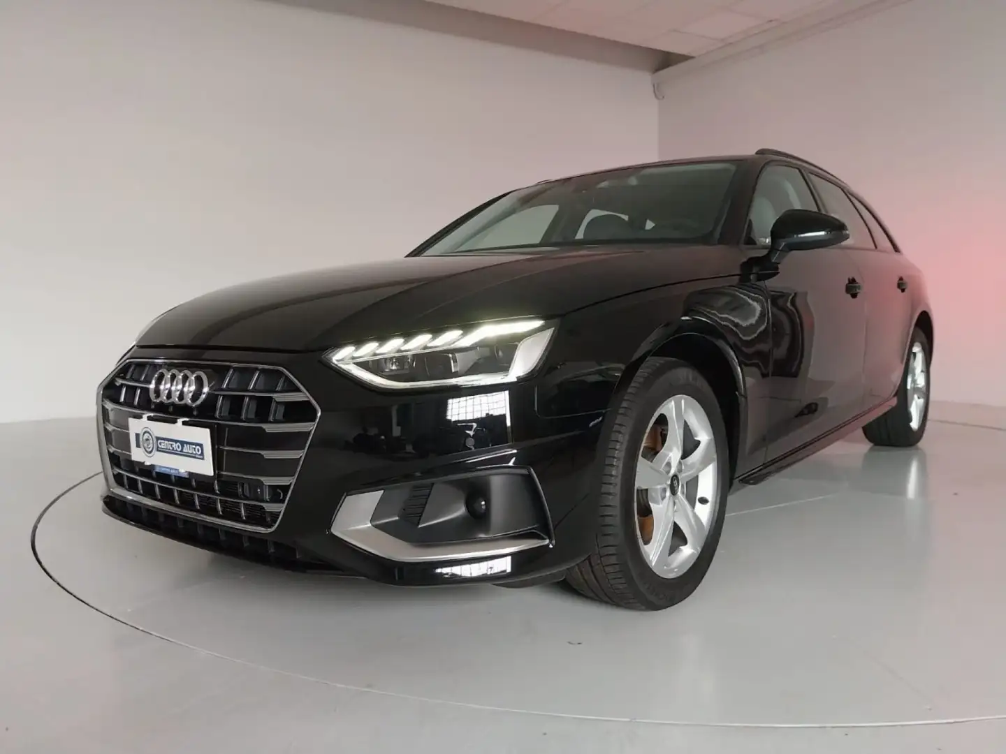 Audi A4 Avant 35 TDI163 CV MHEV S tronic Bus. MATRIX TELEC Negro - 2