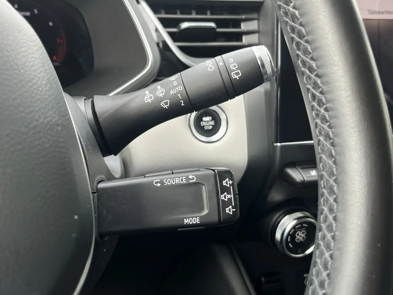 Renault Captur 1.3 TCe 130 Edition One EDC / Dealer onderhouden /, миниатюра 29