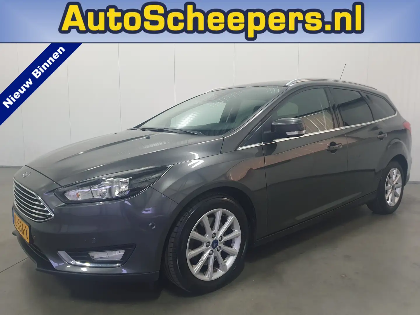 Ford Focus Wagon 1.5 Titanium NAVI/PDC/CRUISE/TRHAAK/ST.VERW Gris - 1