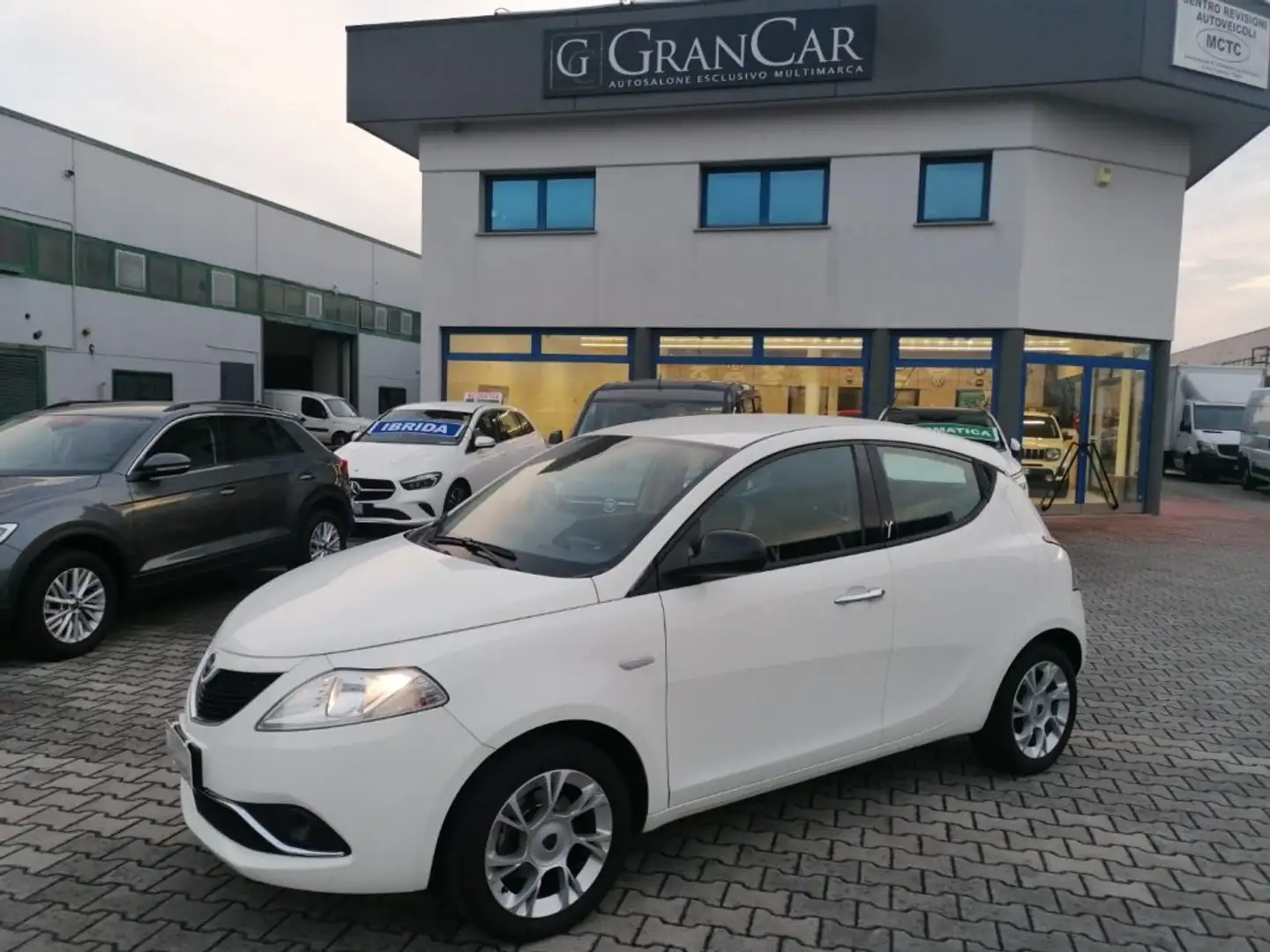 Lancia Ypsilon 1.3 MJT 16V 95 CV 5 porte S&S Gold VEDI NFO!!!!! Bianco - 1