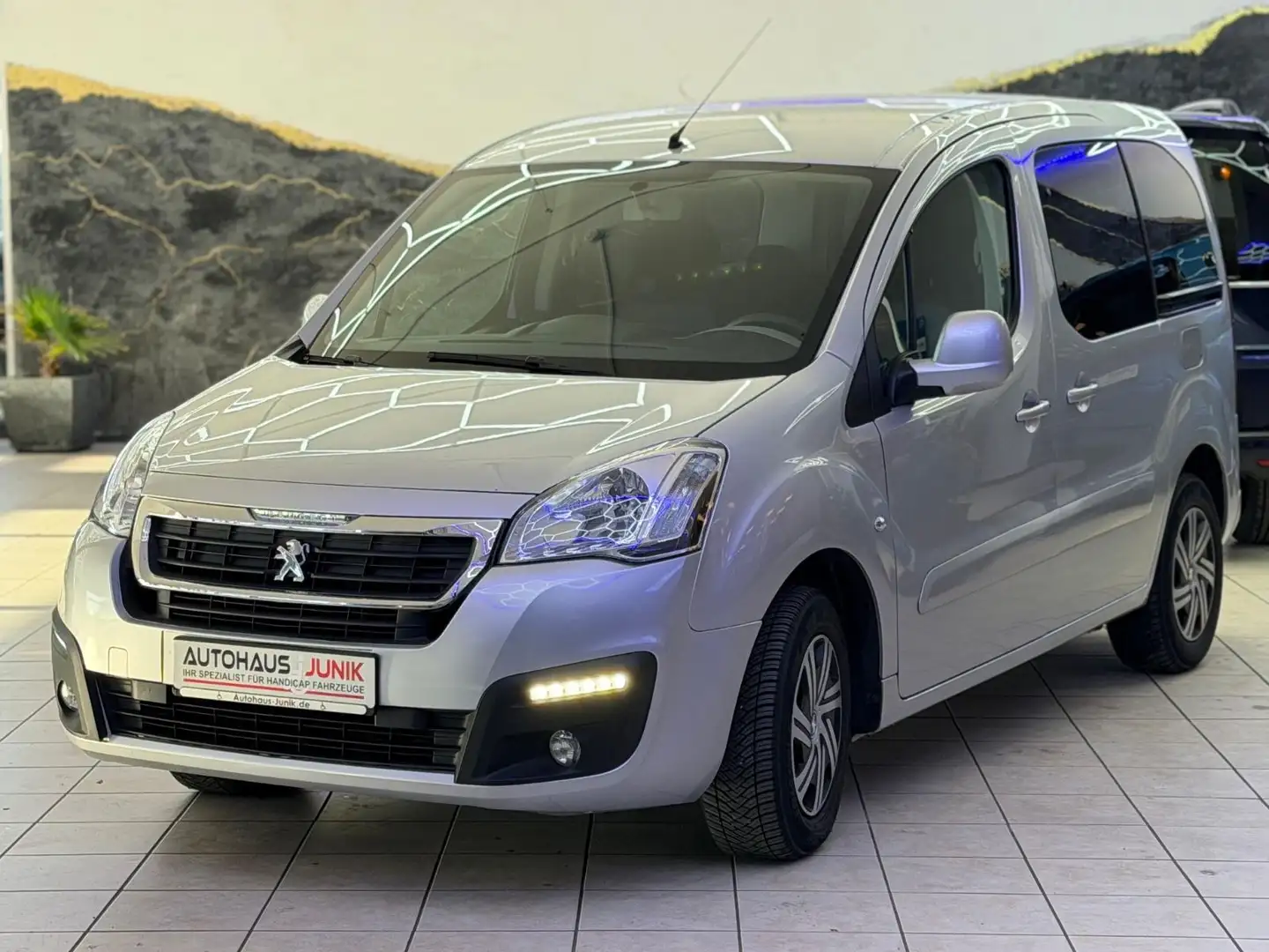 Peugeot Partner Tepee Active-Behindertengerecht-Rampe Gris - 1