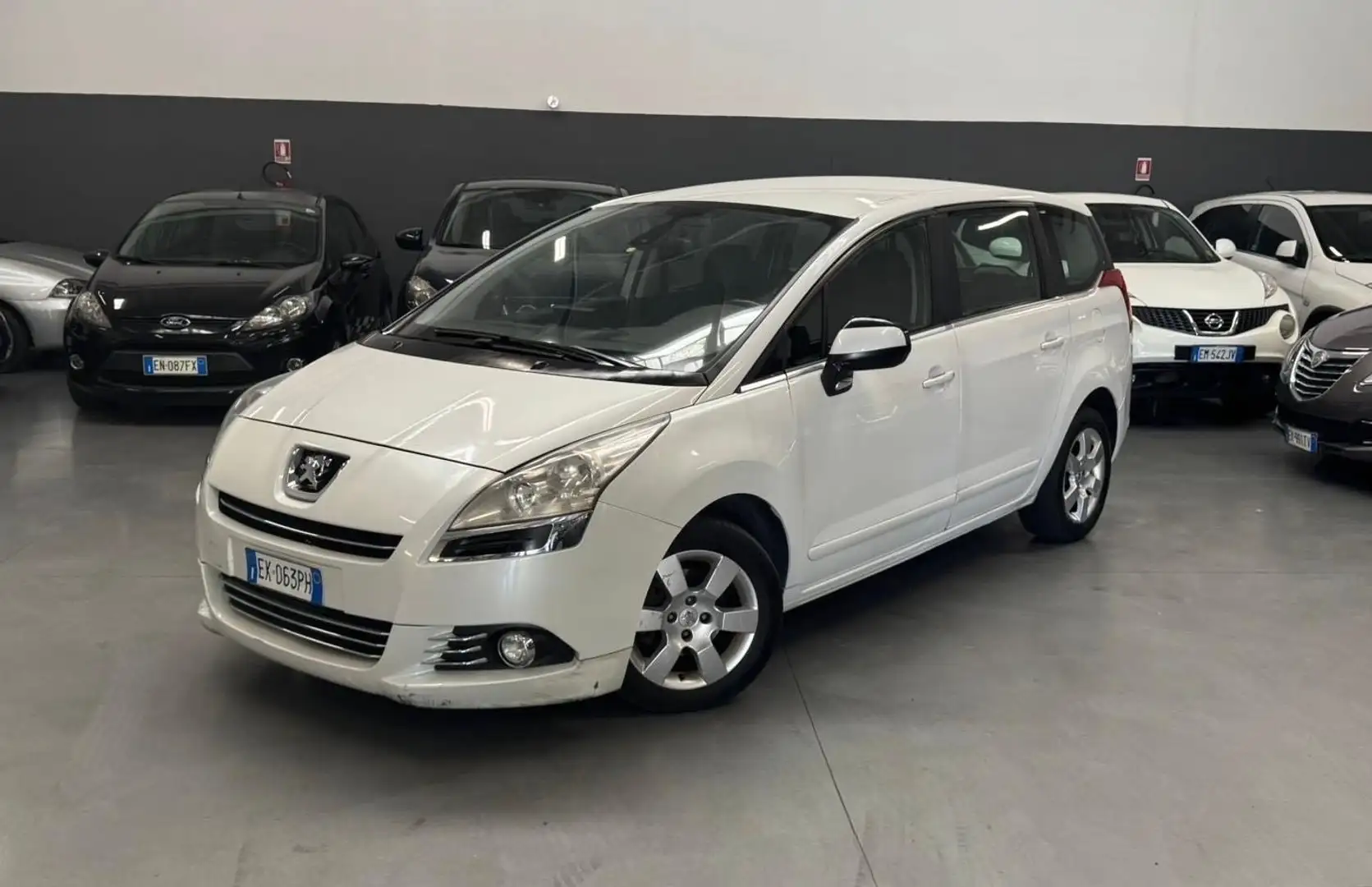 Peugeot 5008 1.6 e-hdi 8v Allure CAMBIO AUTOMATICO - 2