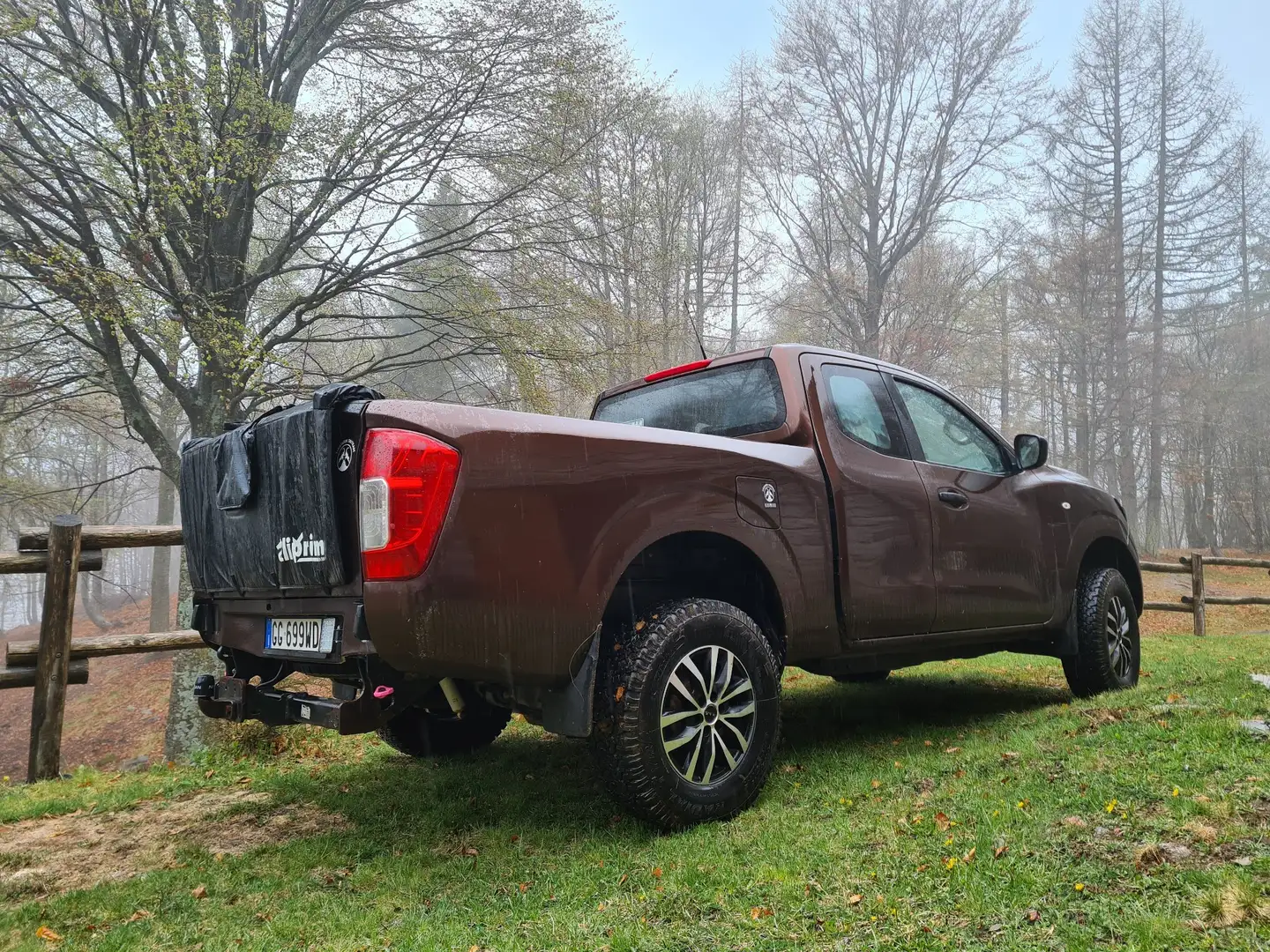 Nissan NP300 king cab - 2