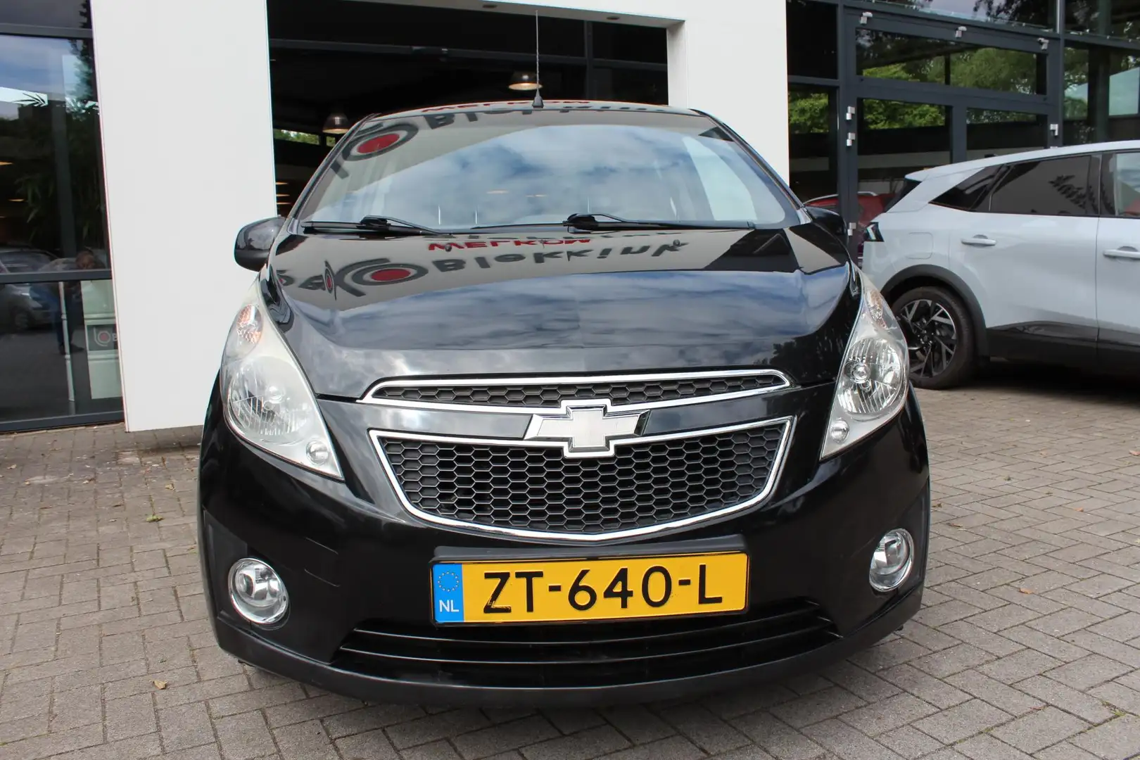 Chevrolet Spark 1.0 16V L Zwart - 2