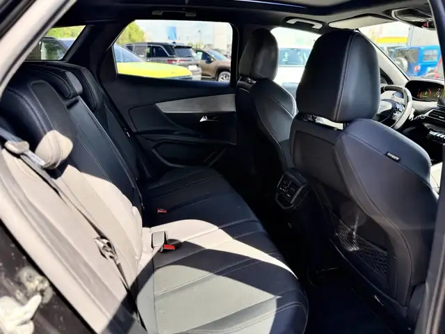 Peugeot 3008 view 8
