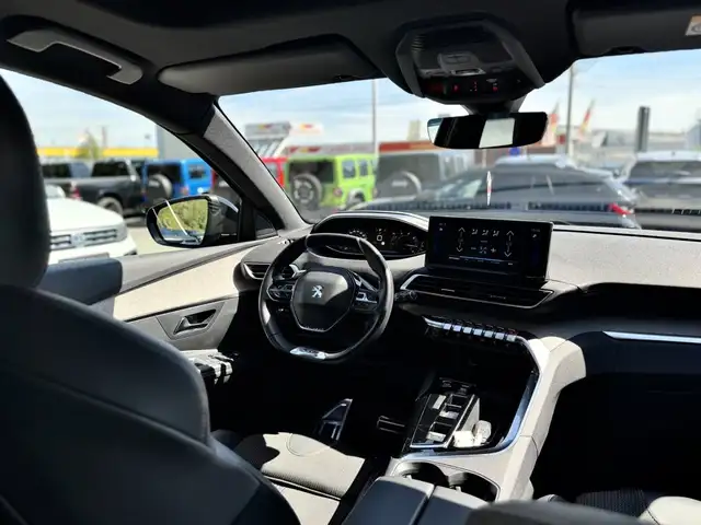 Peugeot 3008 view 9