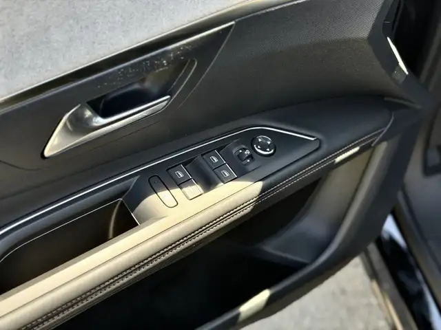 Peugeot 3008 view 11