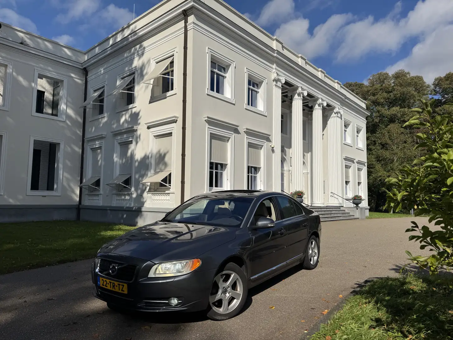 Volvo S80 V8 4.4 AWD SCHUIFDAK, FULL OPTIONS Grijs - 1