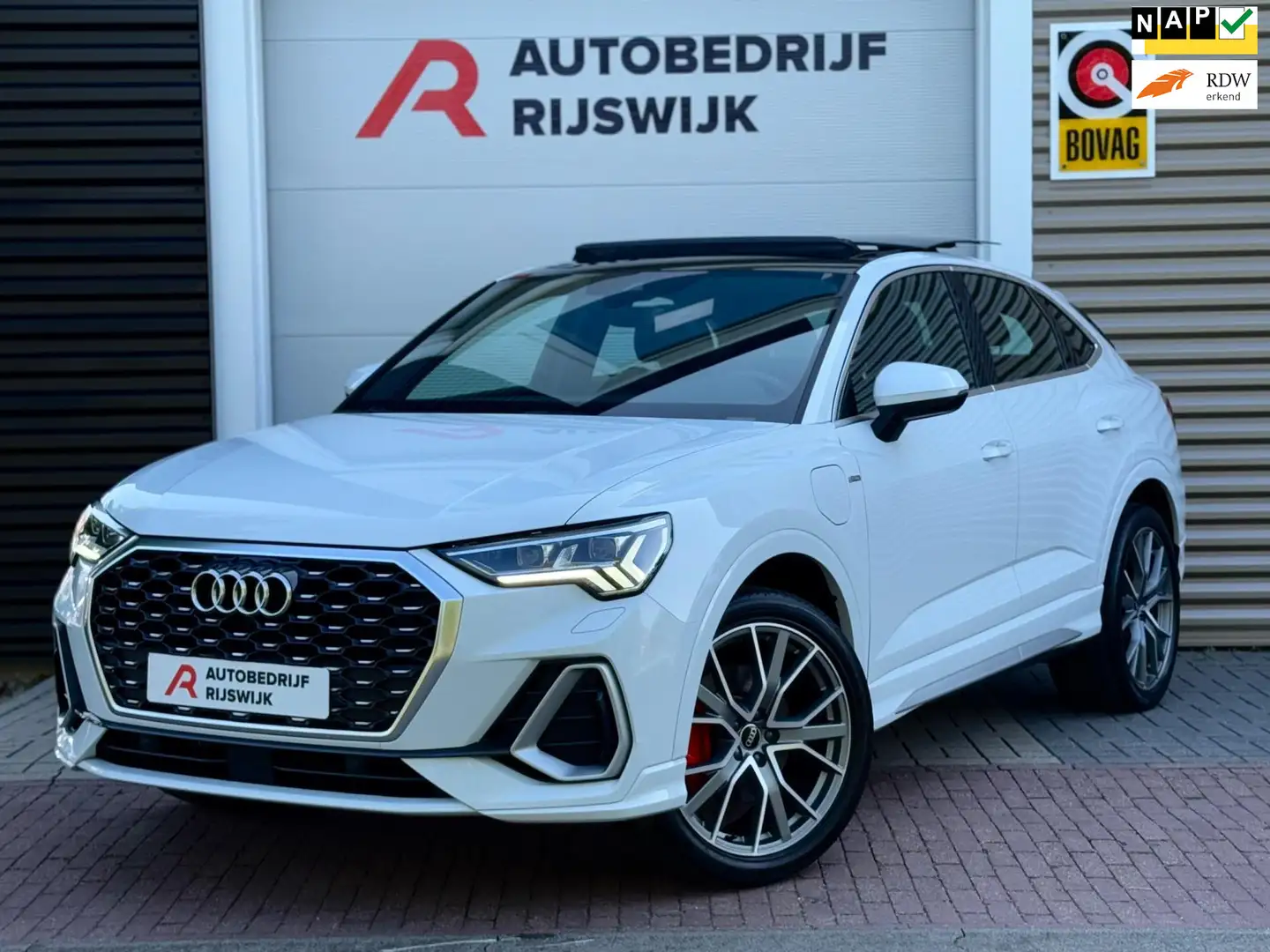 Audi Q3 Sportback 45 TFSI e S Edition Pano/Keyless/Matrix/ Blanc - 1