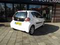 Toyota Aygo 1.0 VVT-i Aspiration//ONDERHOUDEN /INCL APK EN AFL Weiß - thumbnail 4