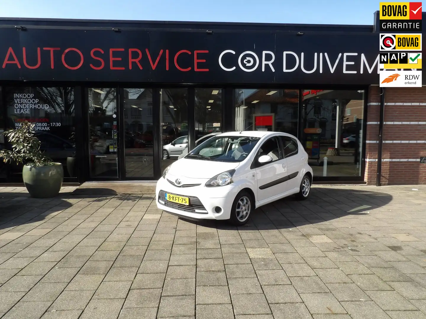 Toyota Aygo 1.0 VVT-i Aspiration//ONDERHOUDEN /INCL APK EN AFL Weiß - 1