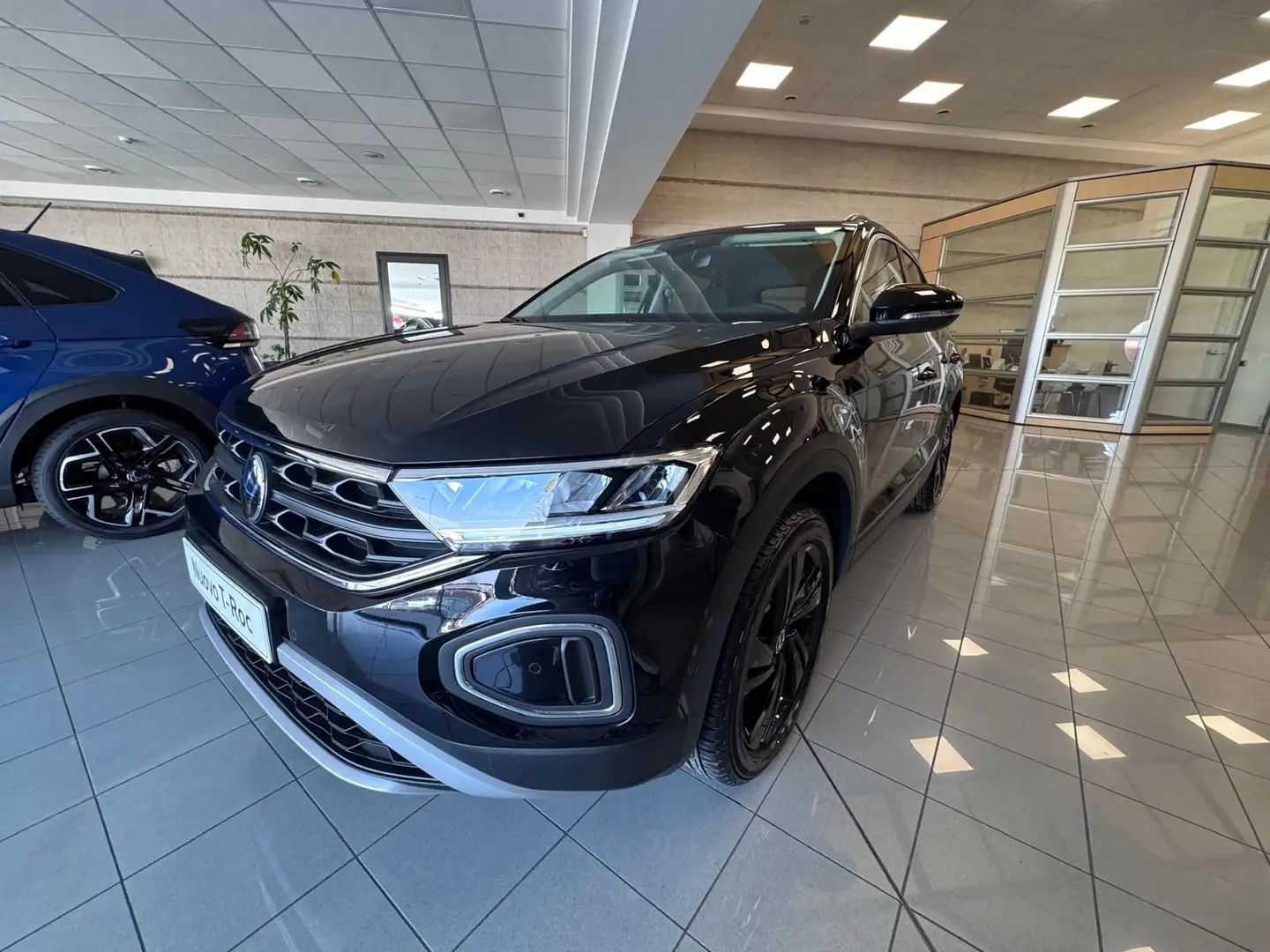 Volkswagen T-Roc 2.0 TDI SCR 150 CV DSG Sport Чорний - 1