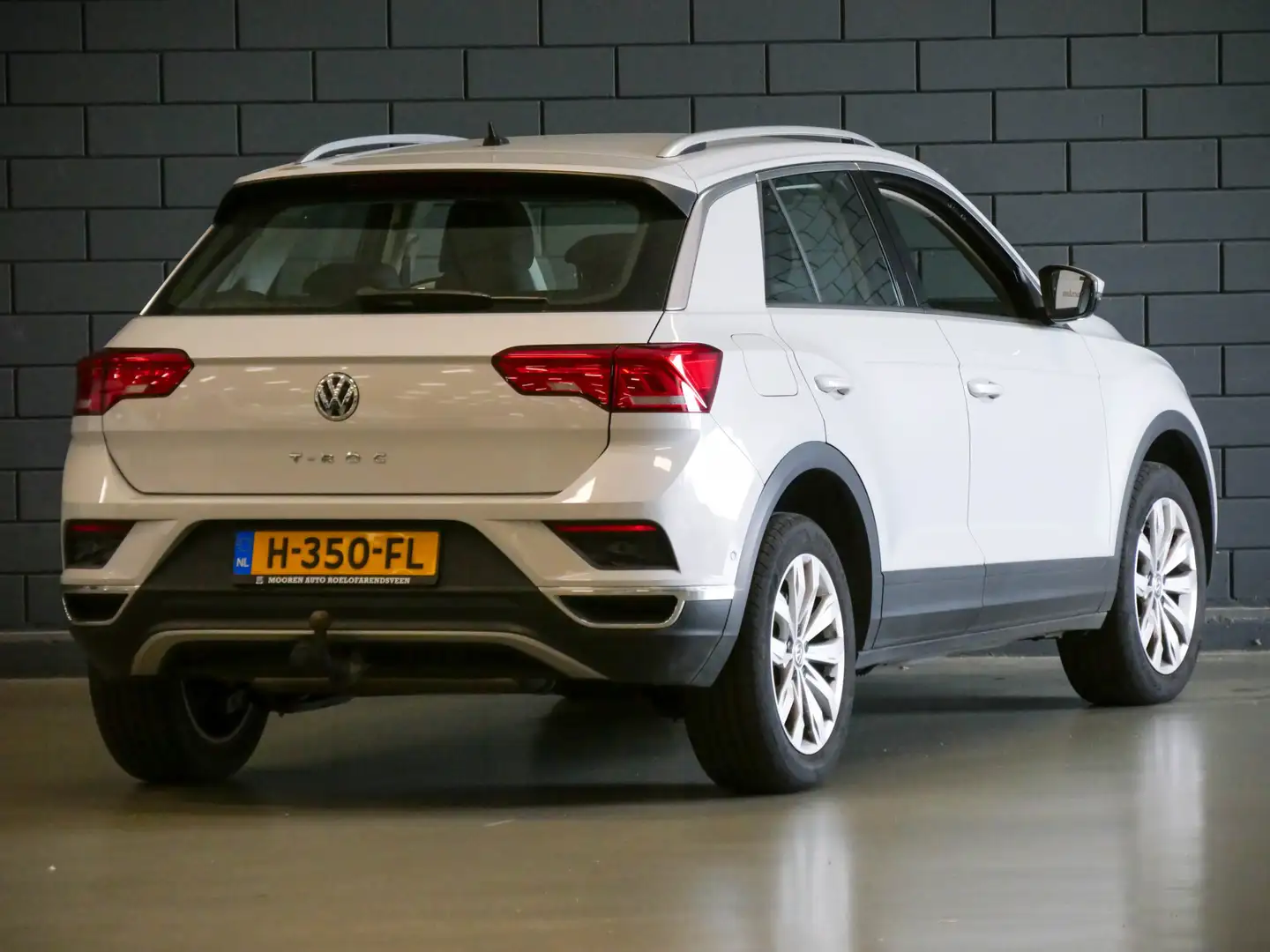 Volkswagen T-Roc 1.0 TSI 116PK Style Business | CAMERA | CARPLAY | Wit - 2