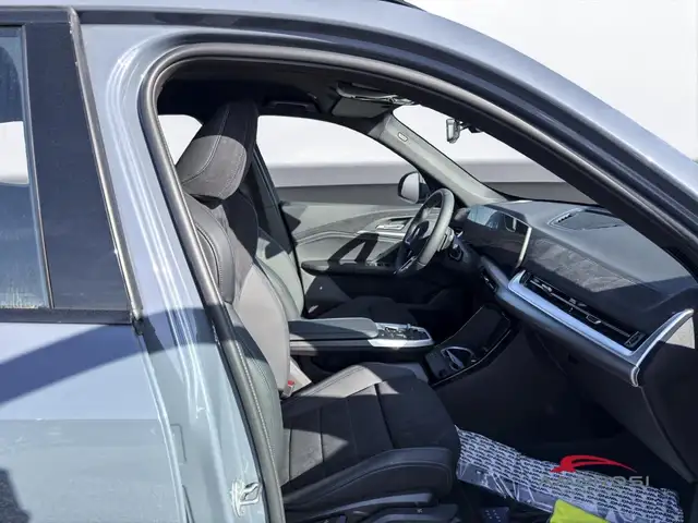 BMW X1 view 9