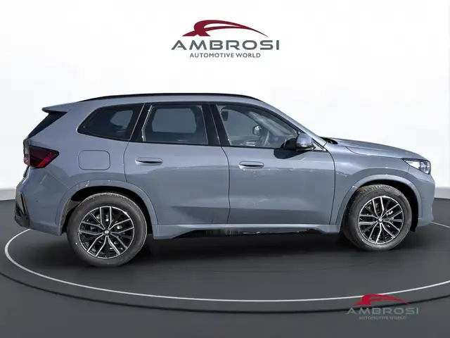 BMW X1 view 4