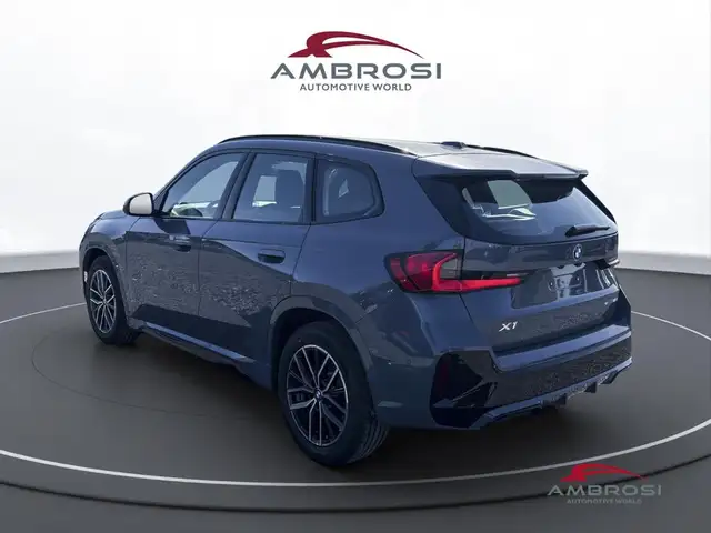 BMW X1 view 3