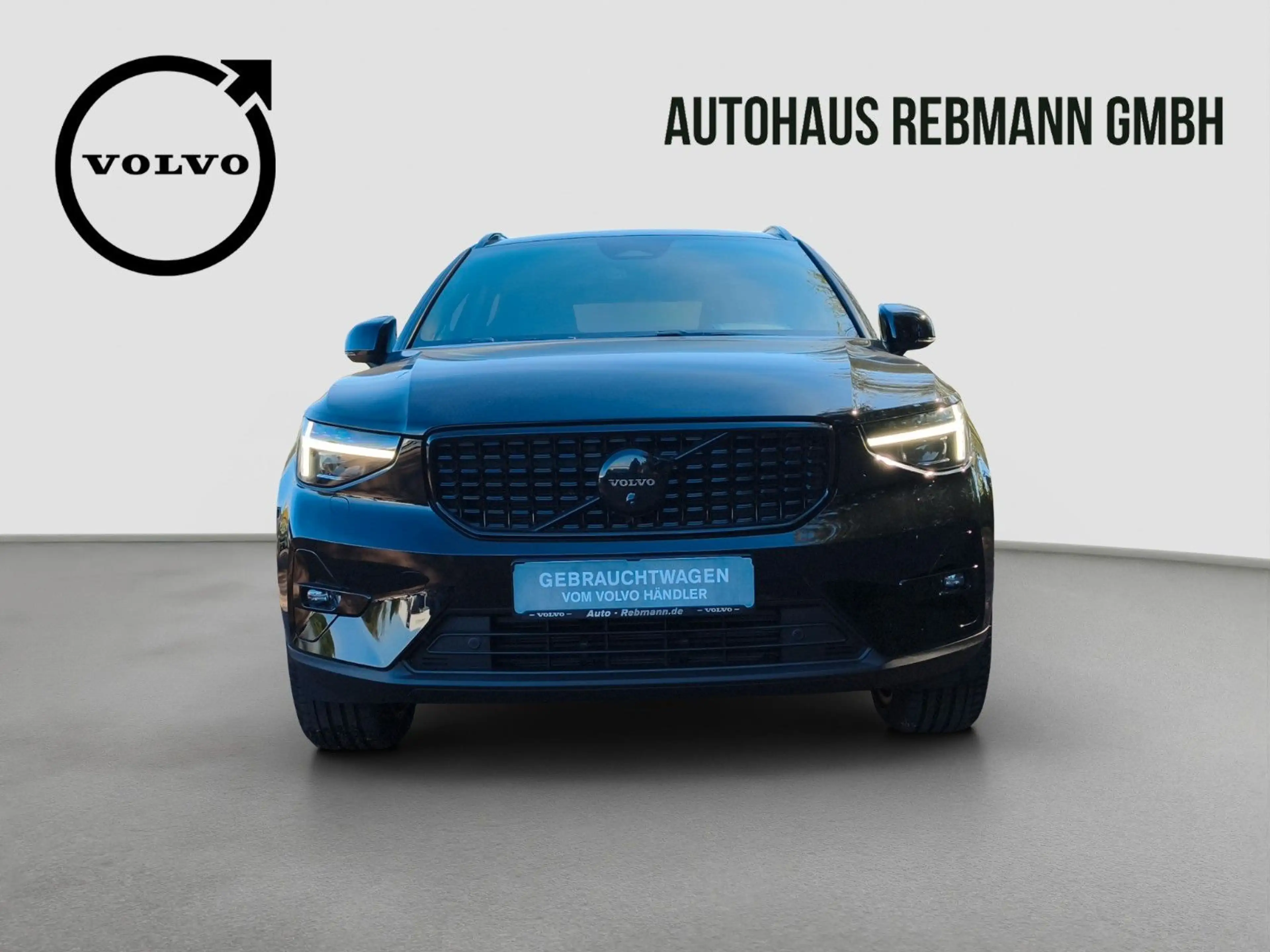 Volvo XC40 B3 Plus Black Edition 2WD — photo 2