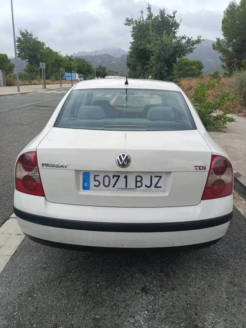 Volkswagen Passat 1.9TDI Comfortline 130 Blanco - 2