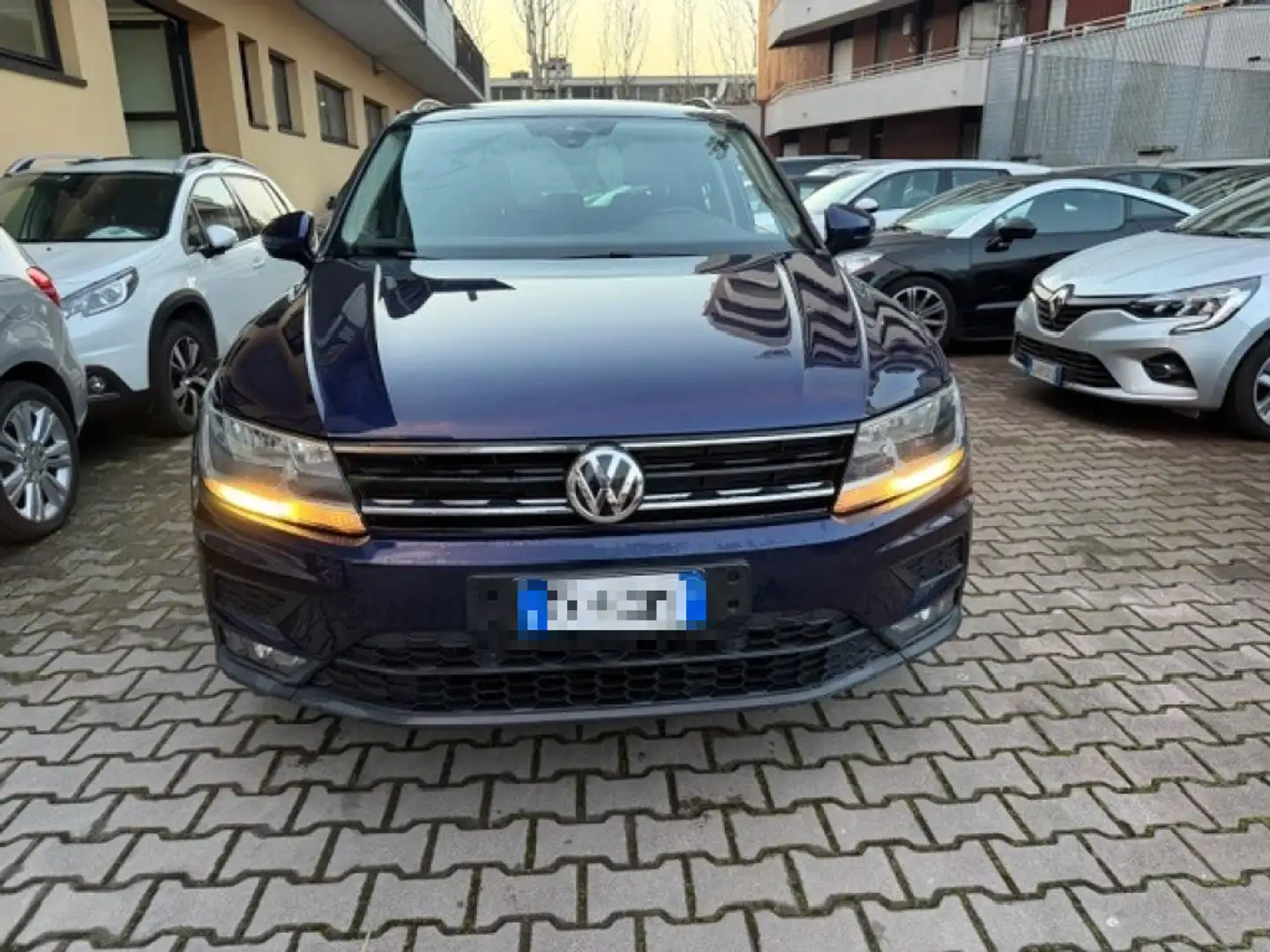 Volkswagen Tiguan 2.0 TDI SCR DSG 4MOTION Sport BMT Bleu - 2