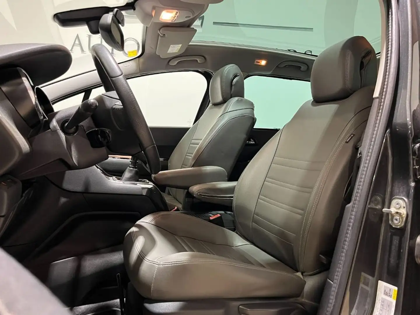 Peugeot 5008 1.6 BlueHDI Allure 7 pl. 120 Gris - 2