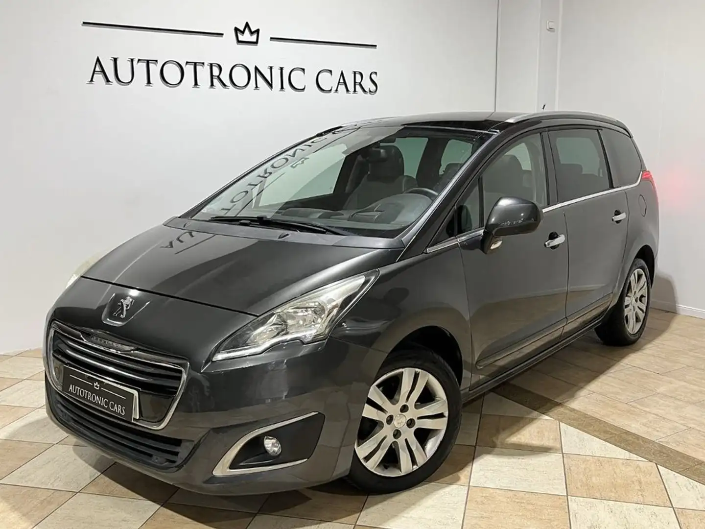 Peugeot 5008 1.6 BlueHDI Allure 7 pl. 120 Gris - 1