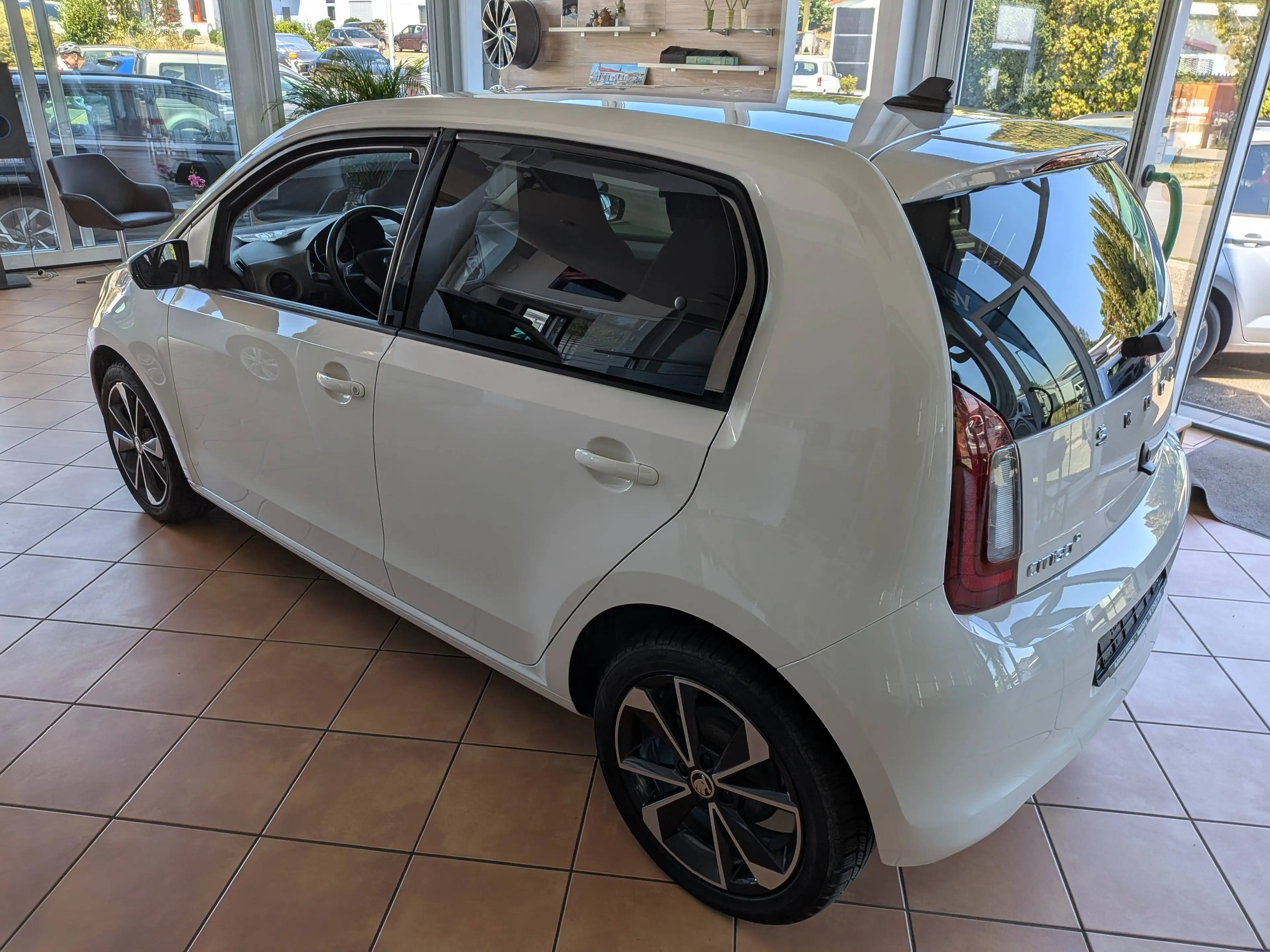 Skoda Citigo Elektro / Style / 5-trg / Climatronic / aus 2.Hand — photo 2