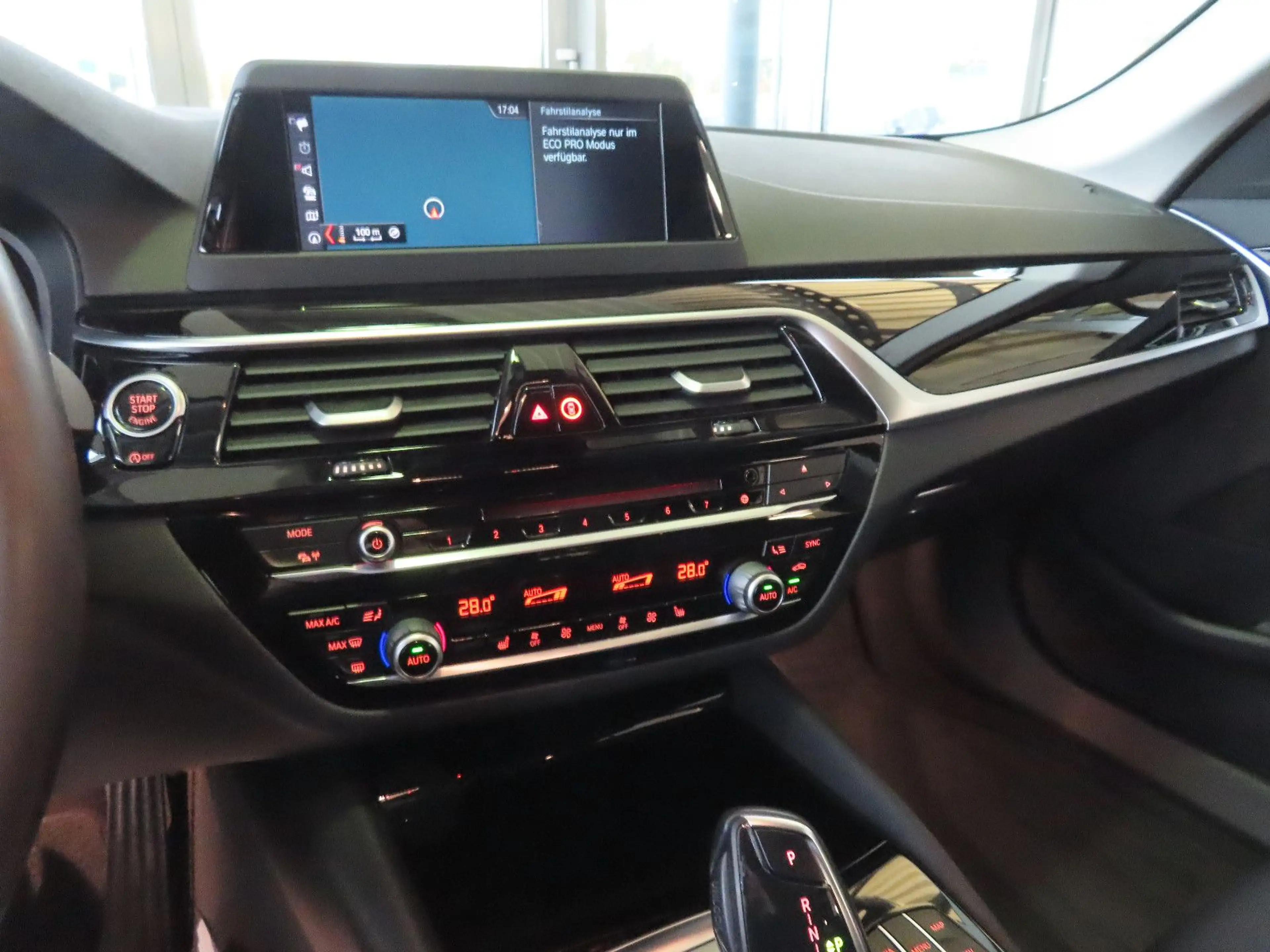 BMW 530 dTouring PANO AHK — photo 14