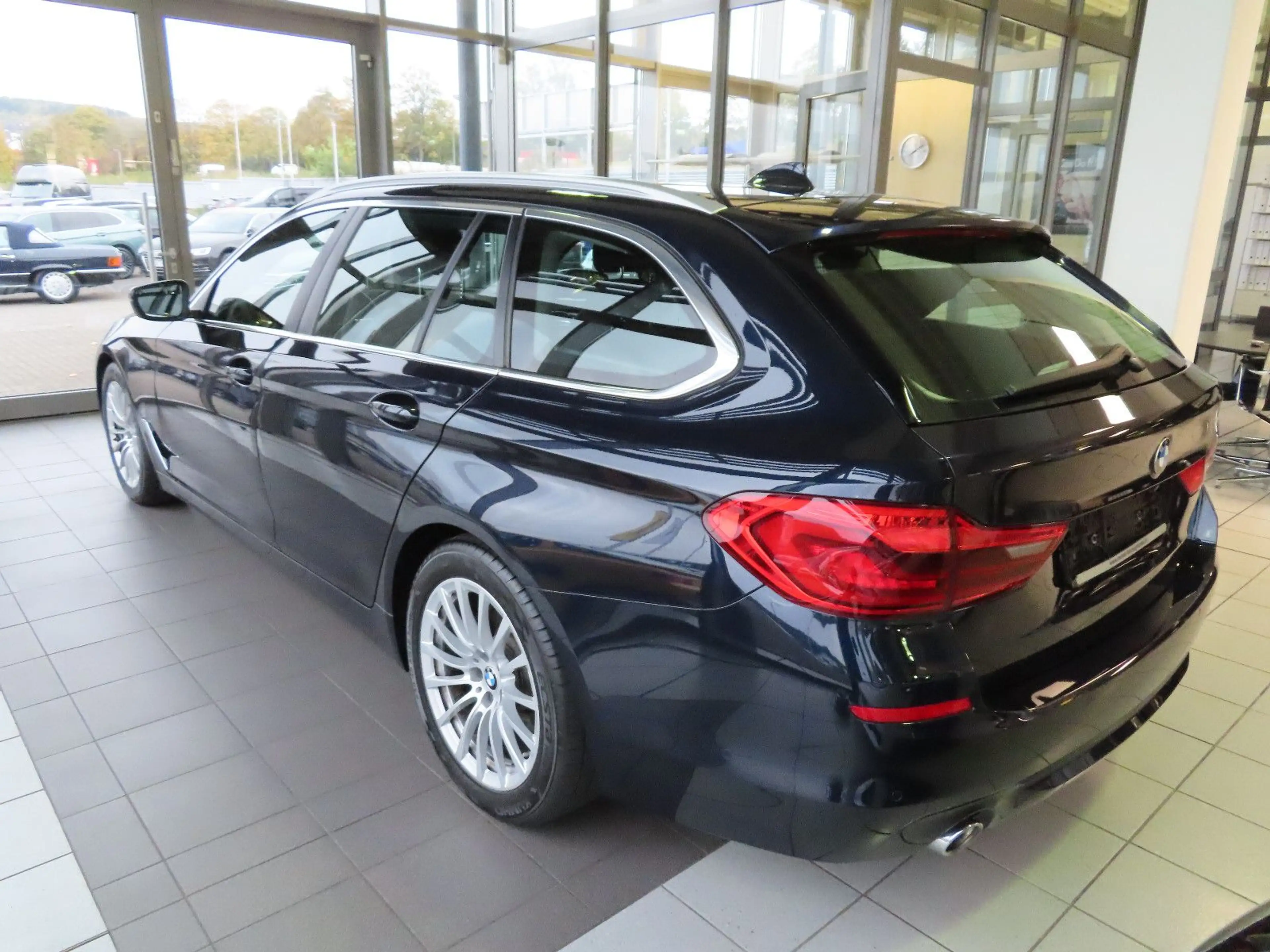 BMW 530 dTouring PANO AHK — photo 5