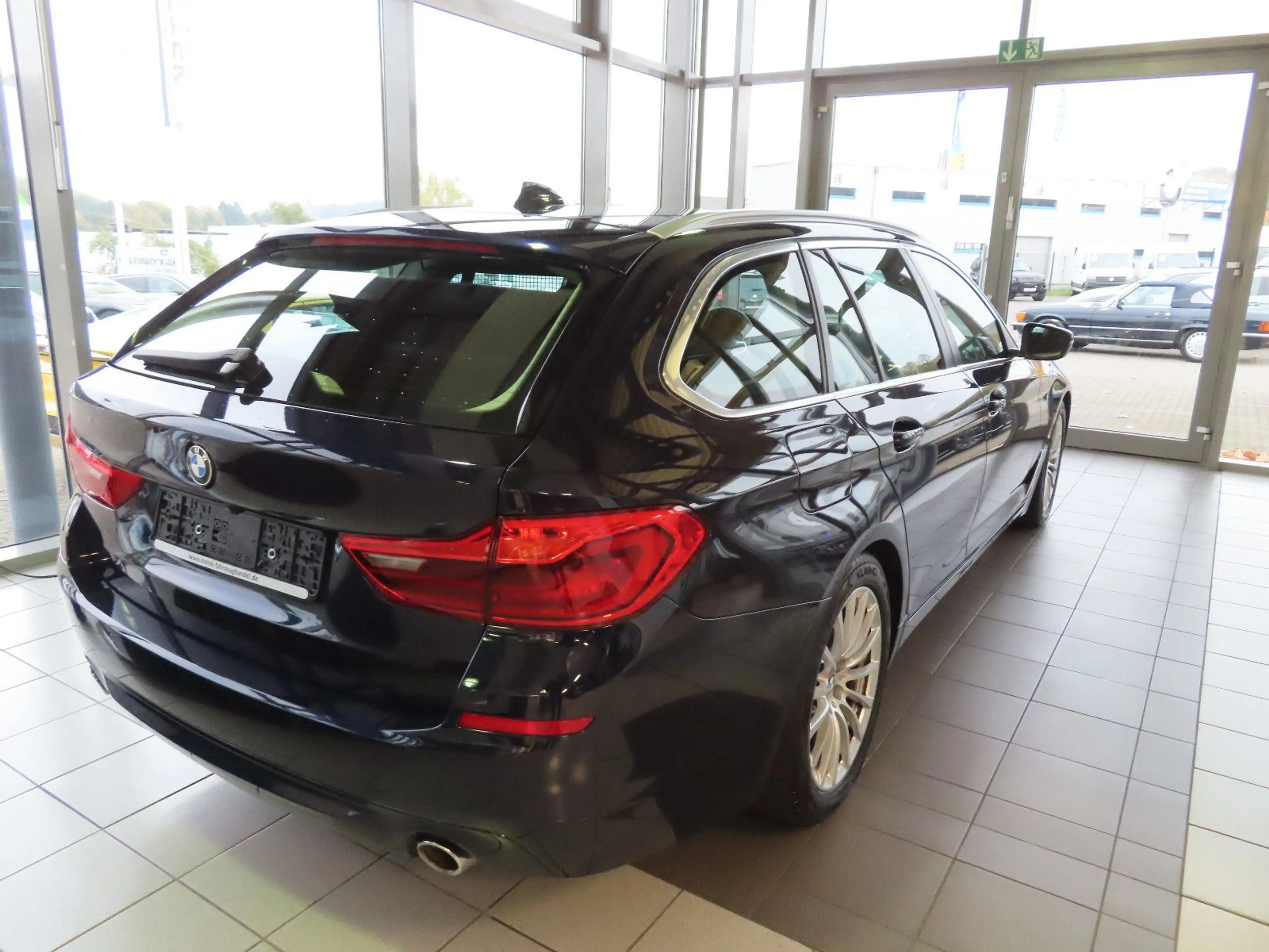 BMW 530 dTouring PANO AHK — photo 4