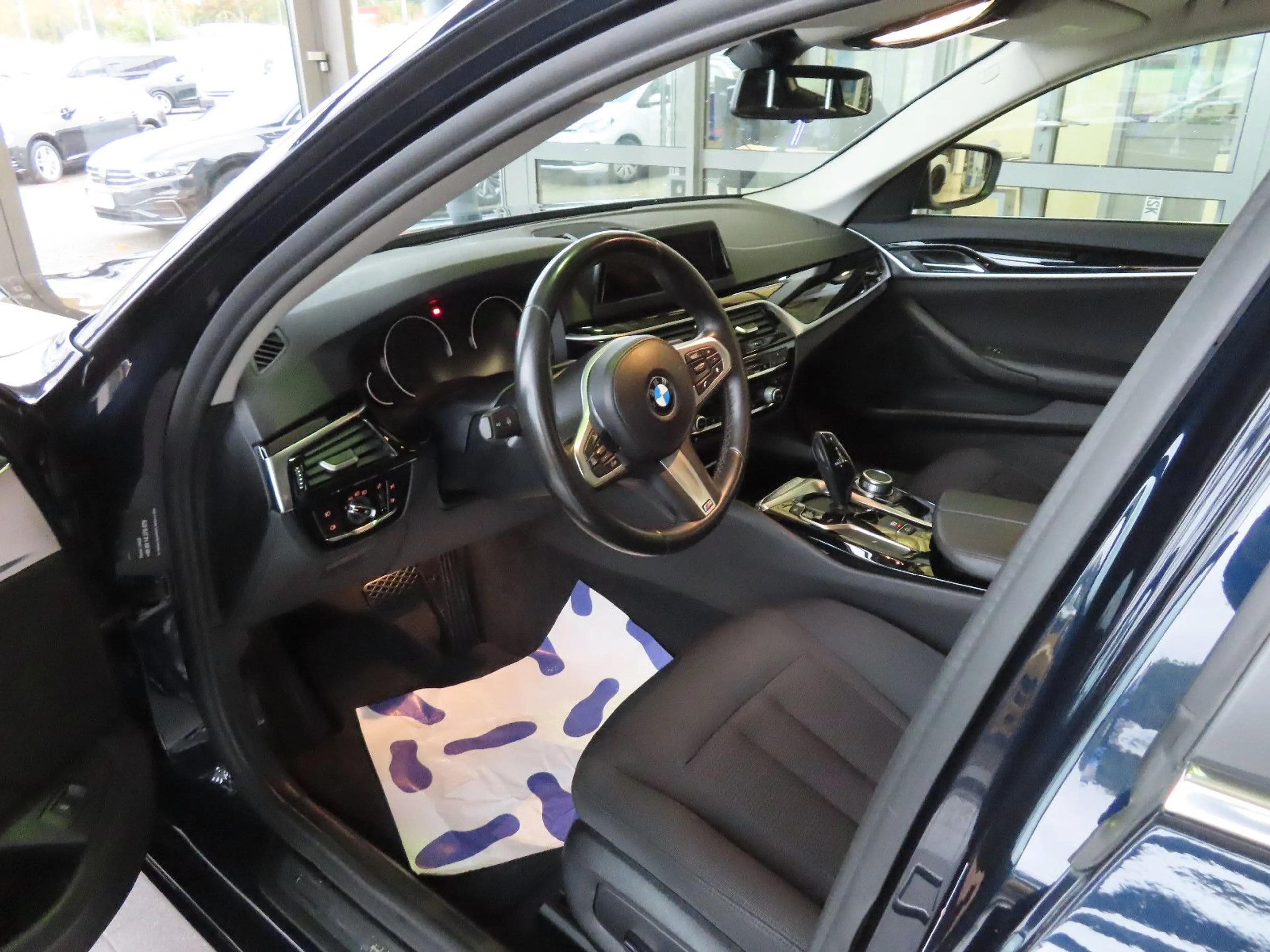 BMW 530 dTouring PANO AHK — photo 11