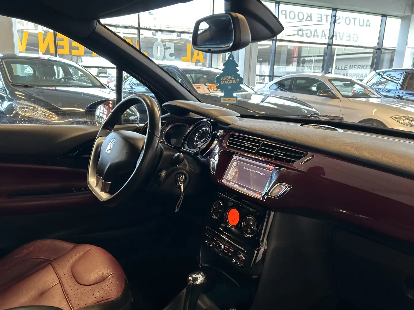 Citroen DS3 1.6 VTi So Chic Automaat | Cruise control | Climat Gris - 2