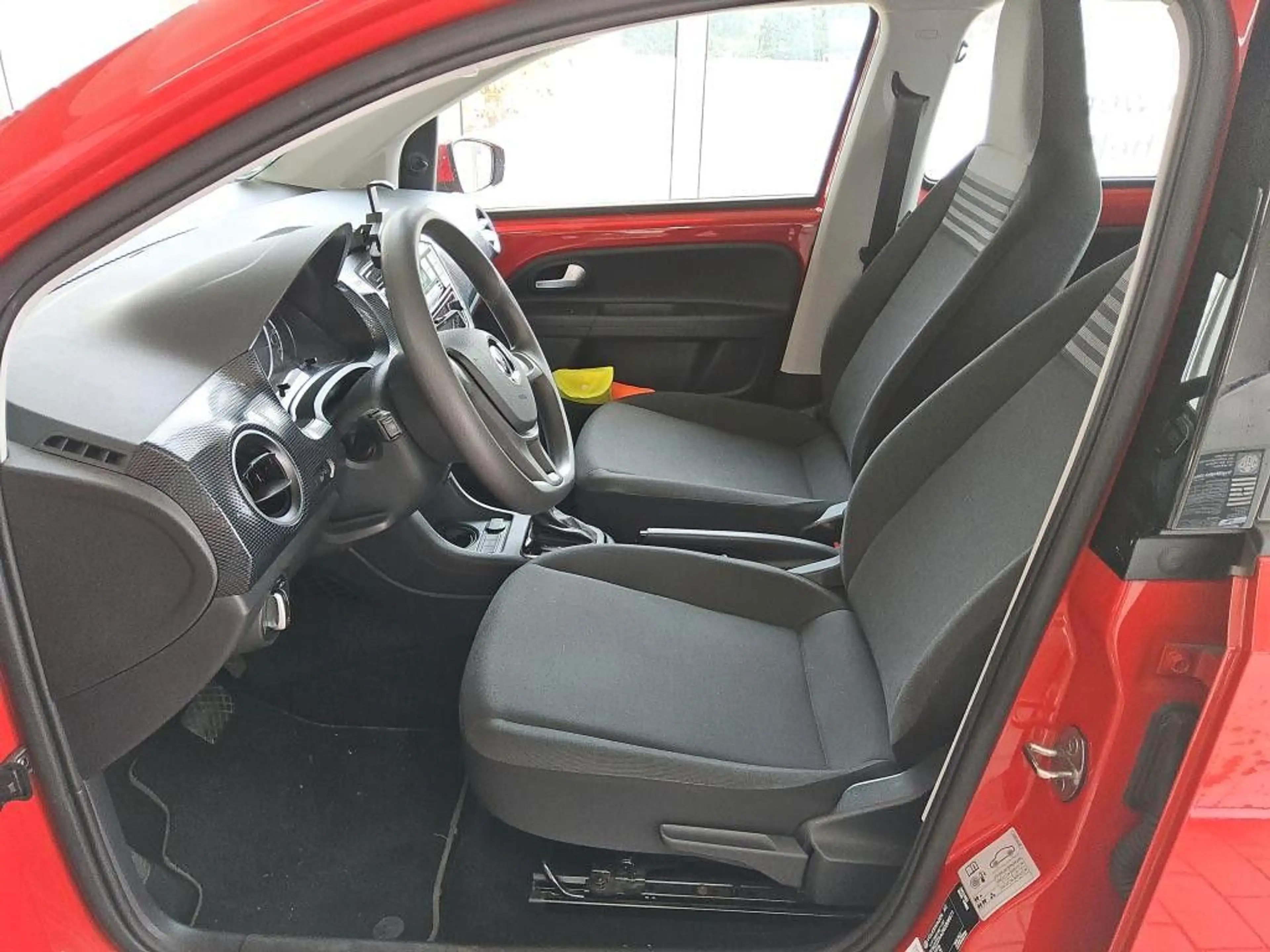 Volkswagen e-up! move Aut. Navi SHZ PDC Kamera CCS — photo 5