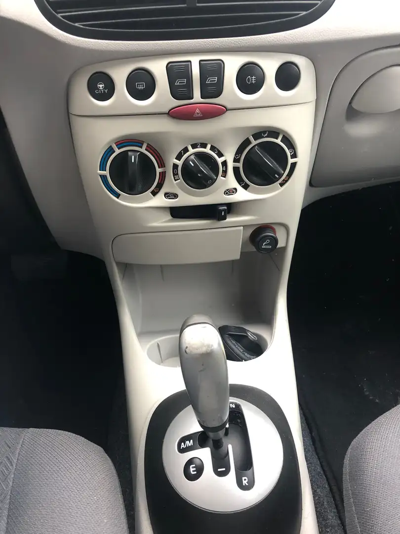 Fiat Punto Punto 1.2 AUTOMAAT 139000 km 5 deurs e1250,- - 2