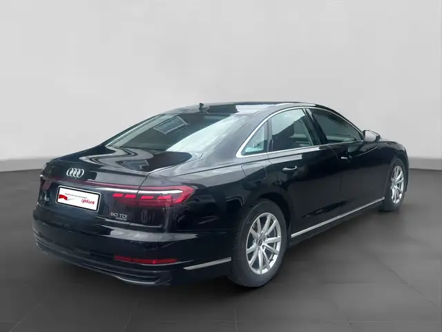 Audi A8 view 3