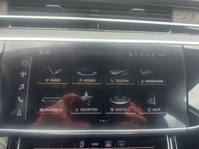 Audi A8 view 14